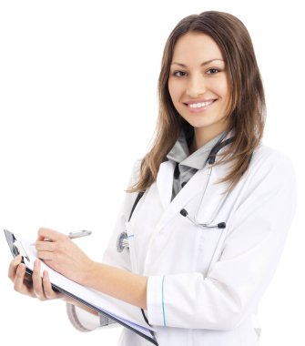 Beyaz arka plan üzerinde izole pano ile genç mutlu gülümseyen kadın doktor portresi