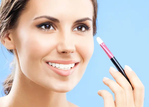 Young Happy Smiling Woman Cosmetics Brush Blue Background — Stock Photo, Image