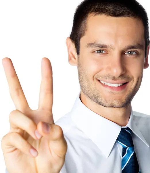 Счастливый Улыбающийся Веселый Бизнесмен Показывает Два Пальца Жест Победы Изолированные — стоковое фото