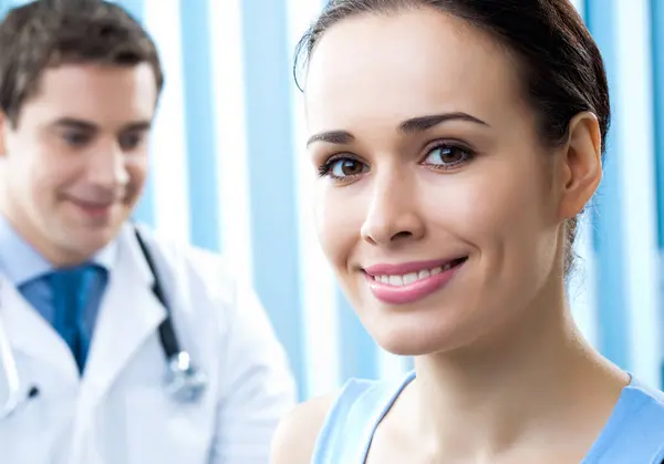 Portrait Cheerful Smiling Male Doctor Female Patient — Stock Photo, Image