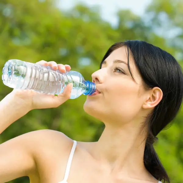 Portrait Young Woman Drinking Water Outdoors — Stock Photo, Image