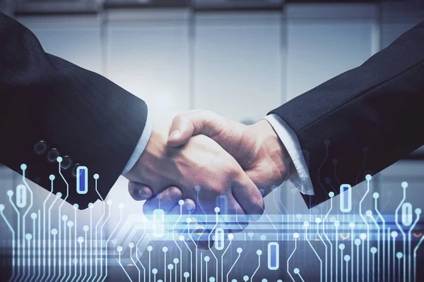 双曝光的数据主题全息图和握手两名男子 信息技术行业的伙伴关系概念 — 图库照片