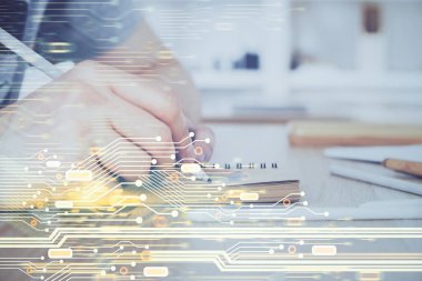 Teknoloji temalı çift pozlama ikonları olan insan elleri. Büyük veri kavramı.