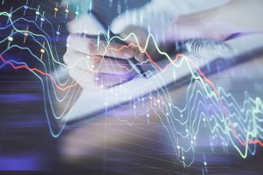 Finansal Forex grafik eller notları arka plan alarak görüntülenir. Araştırma kavramı. Çift Pozlama