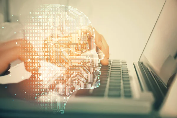 Adam klavyede beyin hologramıyla yazı yazıyor. Büyük Veri Kavramı.