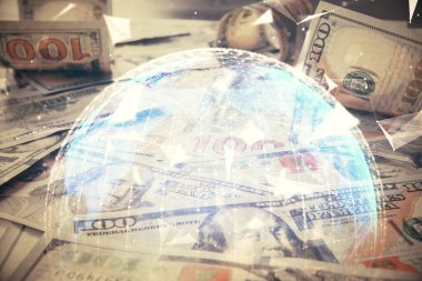 İşletme temasının çoklu pozu bize dolar banknotları üzerinden geçiyor. Finansal başarı kavramı.