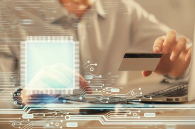 Elinde kredi kartı ve veri teması çizimi olan bir adamın ellerine iki kez maruz kalmış. E-ticaret ve teknoloji kavramı.