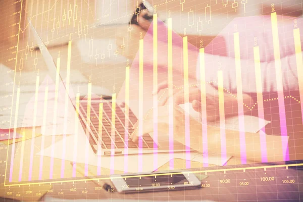 Multi Blootstelling Van Vrouw Handen Typen Computer Financiële Kaart Hologram — Stockfoto