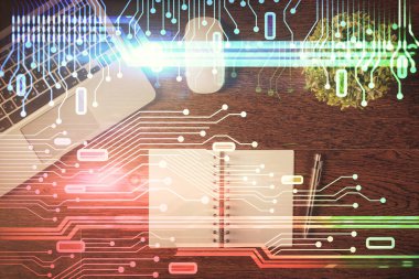 Bilgisayarla üst görünüm çalışma masası arkaplanı üzerinden hologram çizerek veri temasının çifte pozlandırılması. Teknoloji kavramı.