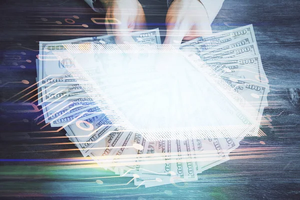 Multi Blootstelling Van Technologie Tekenen Hologram Ons Dollars Biljetten Mannenhanden — Stockfoto