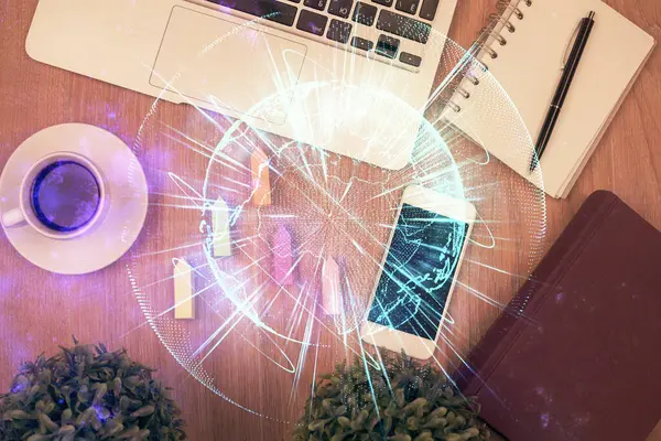 Dubbele Belichting Van Zakelijke Thema Hologram Desktop Met Telefoon Bovenaanzicht — Stockfoto