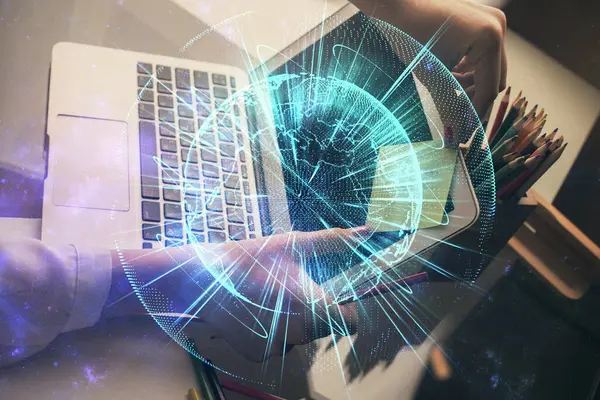 Kadın Elinin Bilgisayar Temalı Hologram Çizimlerinde Çok Fazla Pozlanması Başarı — Stok fotoğraf