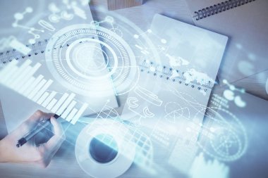 Eller üzerinde uluslararası iş hologram notları arka plan alarak. Başarı kavramı. Çoklu pozlama