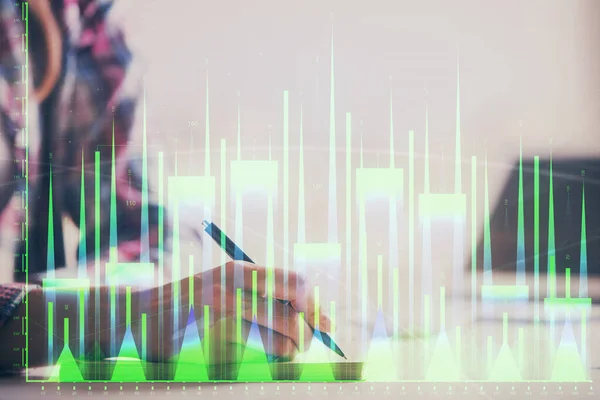 Женщина Пишет Информацию Фондовом Рынке Блокноте Форекс График Голограммы Впереди — стоковое фото