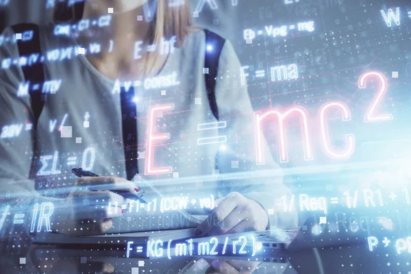 Dubbel Exponering Kvinnliga Händer Skriva Dator Och Formel Hologram Ritning — Stockfoto
