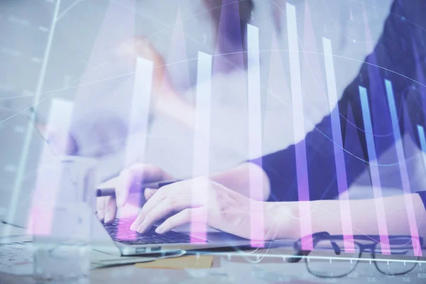 Multi Blootstelling Van Vrouw Handen Typen Computer Financiële Grafiek Hologram — Stockfoto