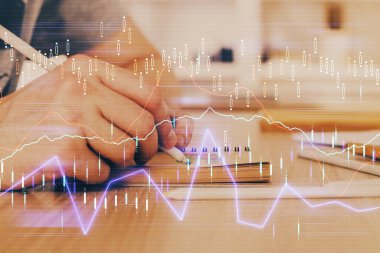 Borsa forex grafiği ile çoklu pozlama closeup eller. Araştırma ve analiz kavramı.