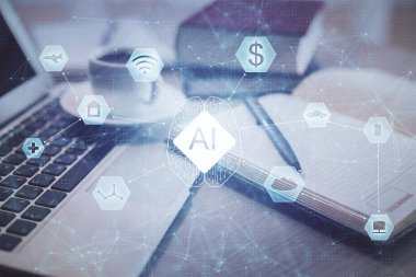 Teknoloji temalı çizimlere ve masaüstüne kahve ve masa arkasında eşyalar ile çifte pozlama. Veri araştırması kavramı.