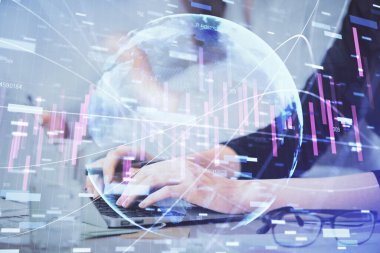 Bilgisayarda ve finansal grafik hologramında yazı yazan kadın ellerine çoklu maruz kalma. Borsa analizi kavramı.