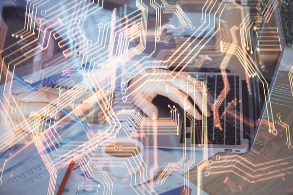 Tecnologia Holograma Tema Com Homem Trabalhando Computador Segundo Plano Conceito — Fotografia de Stock