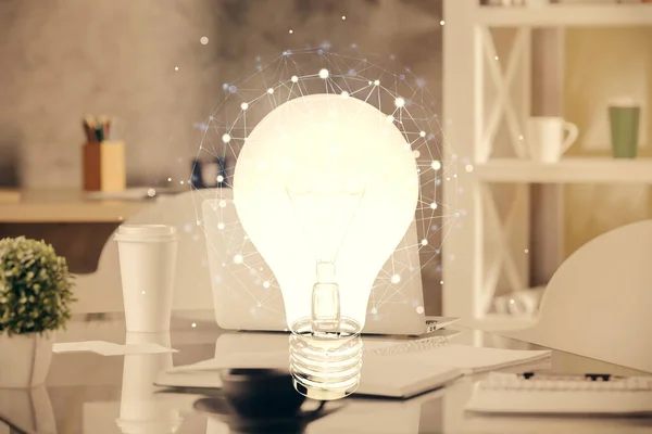 電球とオフィスの内部背景の二重露光 アイデアの概念 — ストック写真
