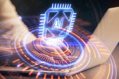 Bilgisayar ve veri temalı hologram çizimleri üzerinde çalışan kadın ellerine çok fazla maruz kalma. Teknoloji kavramı.