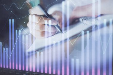 Finansal Forex grafik eller notları arka plan alarak görüntülenir. Araştırma kavramı. Çift Pozlama