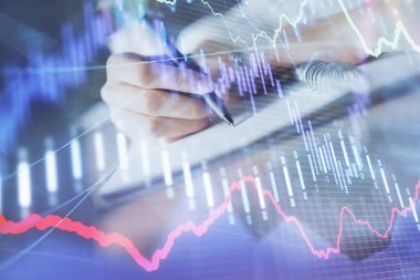 Finansal Forex grafik eller notları arka plan alarak görüntülenir. Araştırma kavramı. Çift Pozlama