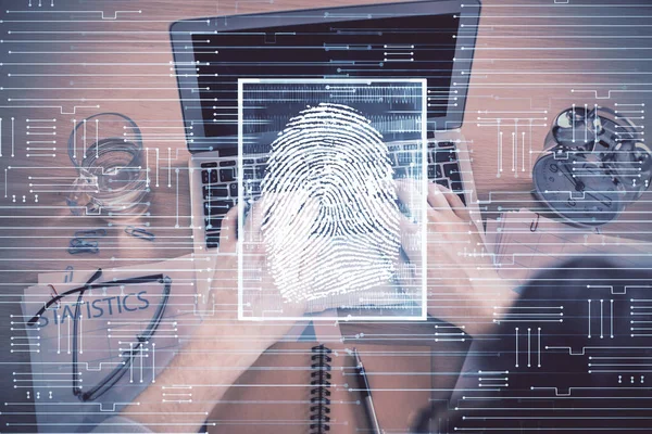 人的双手在电脑键盘上打字和手印全息图的双重曝光 顶部视图 个人安全概念 — 图库照片
