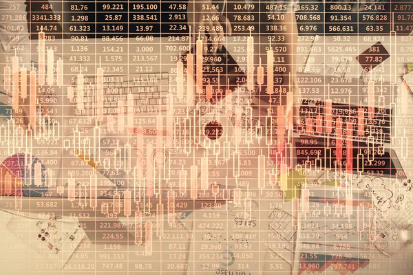Multi Exposure Von Mann Und Frau Arbeiten Zusammen Und Finanzdiagramm — Stockfoto