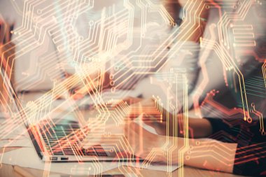 Bilgisayar ve teknoloji temalı çizimlerde kadın elinin çifte pozlanması. Yüksek Teknoloji kavramı.