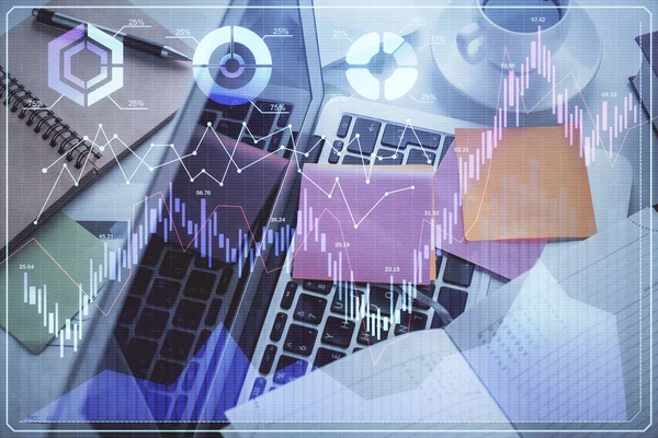 Multi Exposure Van Financiële Grafiek Tekening Tafel Achtergrond Met Computer — Stockfoto