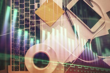 Bilgisayarla arka plan üzerine iki kat mali şema çizimi. Araştırma ve analiz kavramı. Üst görünüm.