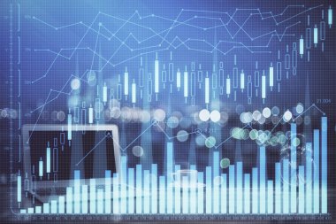 Forx grafiği ve bilgisayarla çalışma alanı çoklu pozlama. Uluslararası çevrimiçi ticaret kavramı.