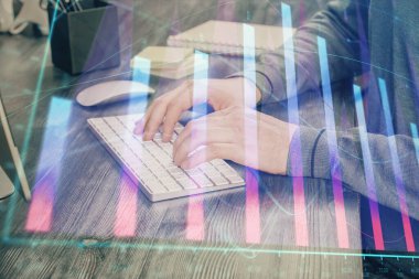 Adam ile mali grafik multi pozlama arka planda ofiste çalışır. Analiz kavramı.