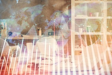 Hisse senedi borsası çizimine ve ofis iç planına çok maruz kalmış. Mali analiz kavramı.