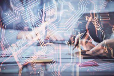 Bilgisayar ve teknoloji temalı çizimlerde kadın elinin çifte pozlanması. Yüksek Teknoloji kavramı.