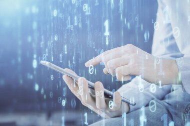 Dijital bir cihaz ve veri temalı çizim kullanan bir adamın el ele tutuşması. Yenilik kavramı.