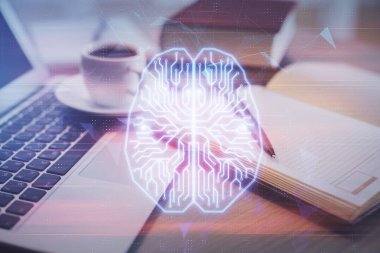 Masa arkasında kahve ve eşyalar olan iki kat beyin çizimi ve masaüstü görüntüsü. Araştırma kavramı.