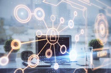 Sosyal ağ hologramıyla birlikte bilgisayar masaüstünde. Çifte maruziyet. Uluslararası insan ilişkileri kavramı.