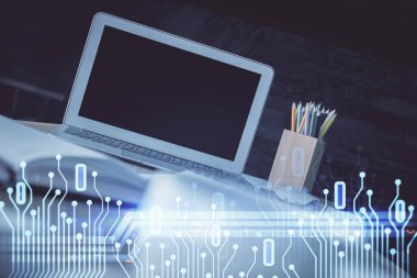 Masaüstü bilgisayarı ve teknoloji temalı holograma çift pozlama. Yazılım geliştirme kavramı.