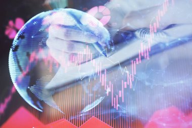 Uluslararası iş kadın ellerini arka plan yazma üzerinde HUD. Zor iş kavramı. Çift Pozlama