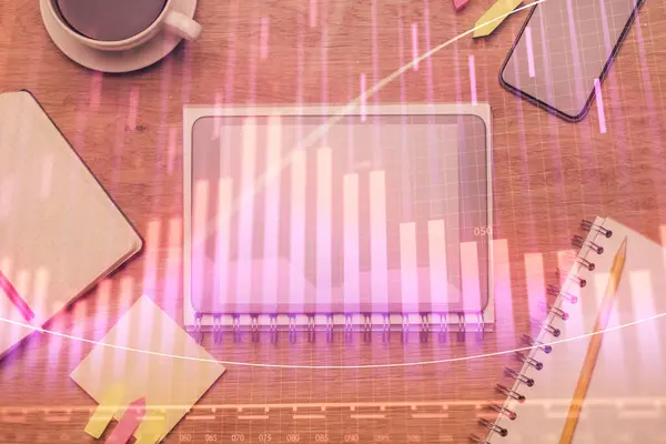 Masaüstünde Telefonlu Grafik Hologramına Çift Pozlama Üst Manzara Mobil Ticaret — Stok fotoğraf
