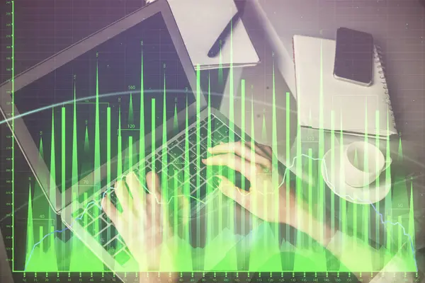 Dupla Exposição Das Mãos Mulher Digitando Computador Gráfico Forex Holograma — Fotografia de Stock