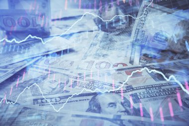 Forx grafiğinin çok sayıda görüntüsü bize dolar banknotları arka planında görünüyor. Finansal başarı piyasası kavramı.