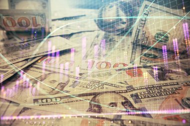 Forx grafiğinin çok sayıda görüntüsü bize dolar banknotları arka planında görünüyor. Finansal başarı piyasası kavramı.