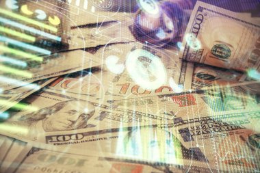 İki kez veri temasına maruz kalınca dolar banknotları arka planda kalıyor. Teknoloji konsepti.