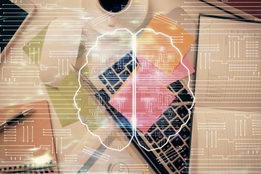 Üst görünüm çalışma masası arka planında bilgisayarla beynin hologramına çoklu pozlama. Büyük veri kavramı.