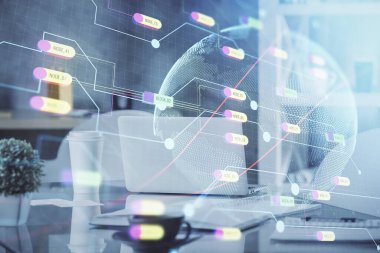 Dünya haritası çizimine ve ofis iç planına çoklu pozlama. Uluslararası ağ kavramı.