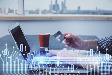 Elinde kredi kartı ve veri teması çizimi olan bir adamın ellerine iki kez maruz kalmış. E-ticaret ve teknoloji kavramı.